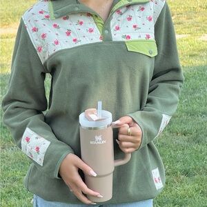 ISO Happy Camp3r Red Roses Henley